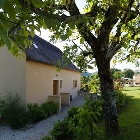 Gite Le Noyer - L'Ancien Vignoble Saint-Julien-de-Lampon エクステリア 写真