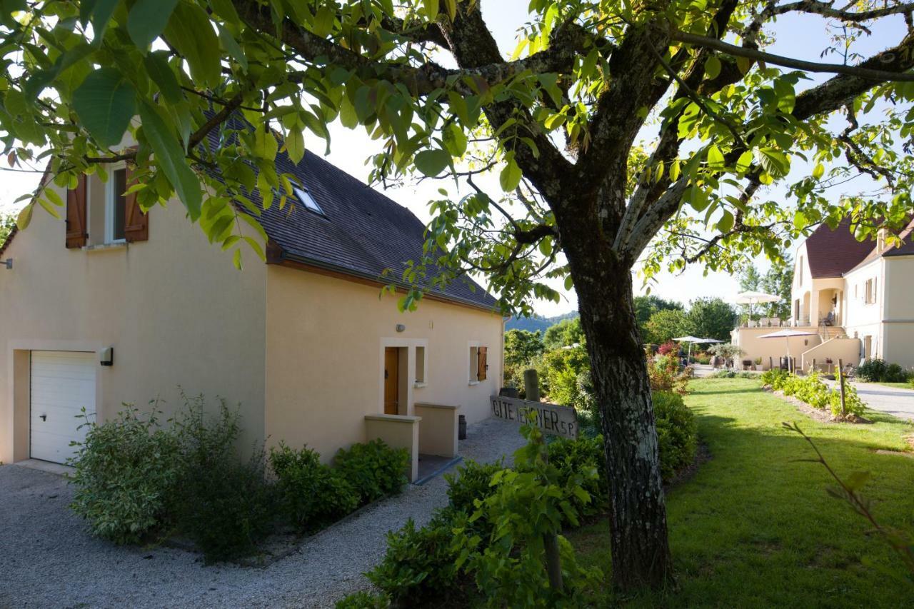 Gite Le Noyer - L'Ancien Vignoble Saint-Julien-de-Lampon エクステリア 写真